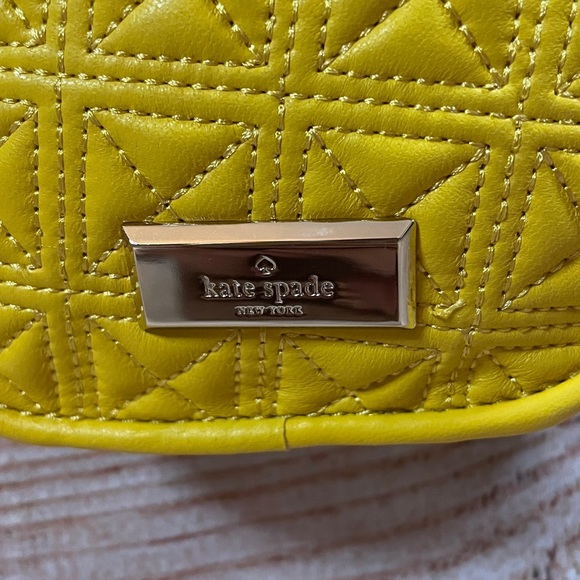 Kate Spade RARE “Wing It” Pineapple Quilted Crossbody - Picture 6 of 15